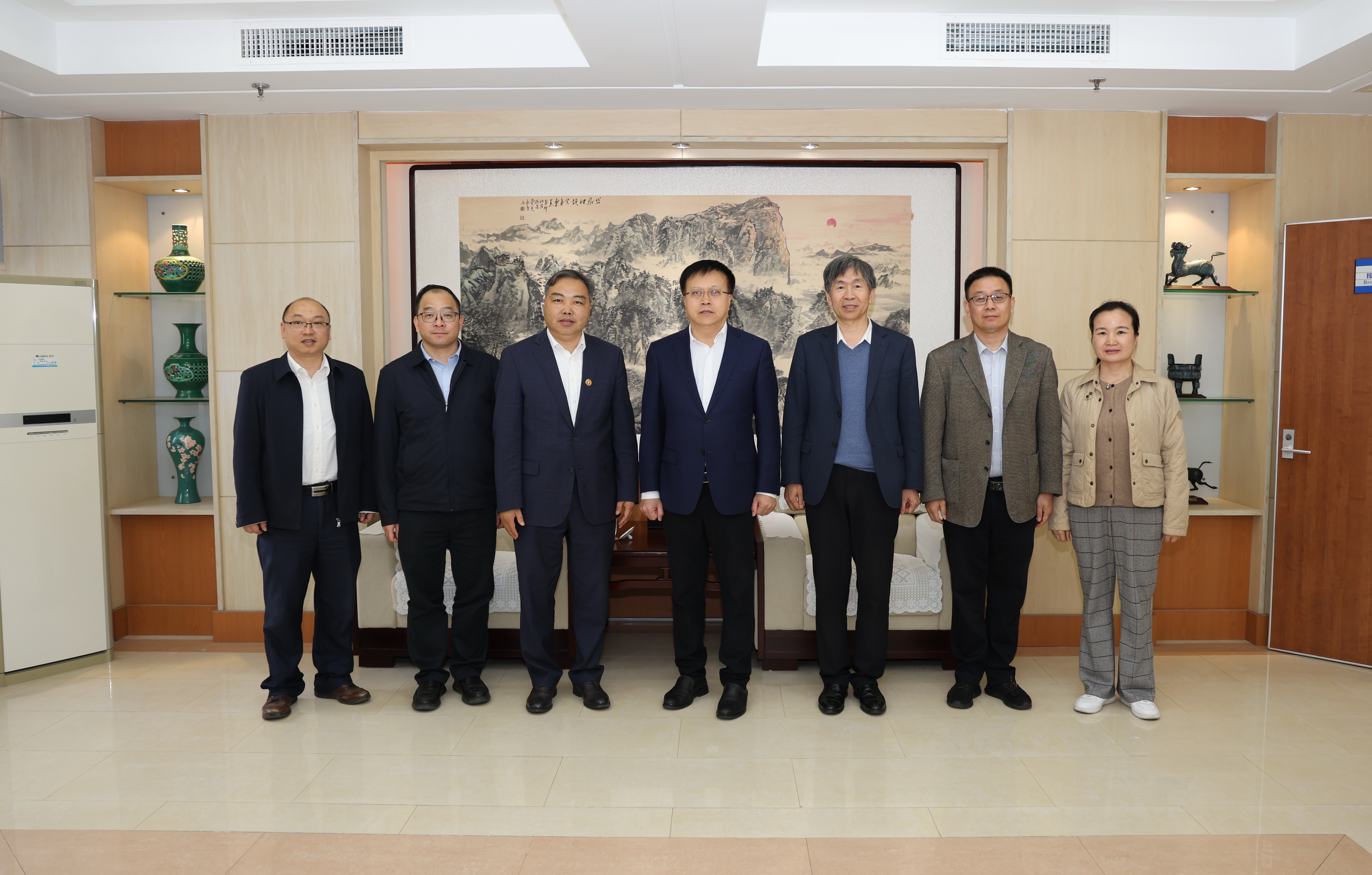                 肖建庄带队赴山东科技大学调研（2026-04-04）